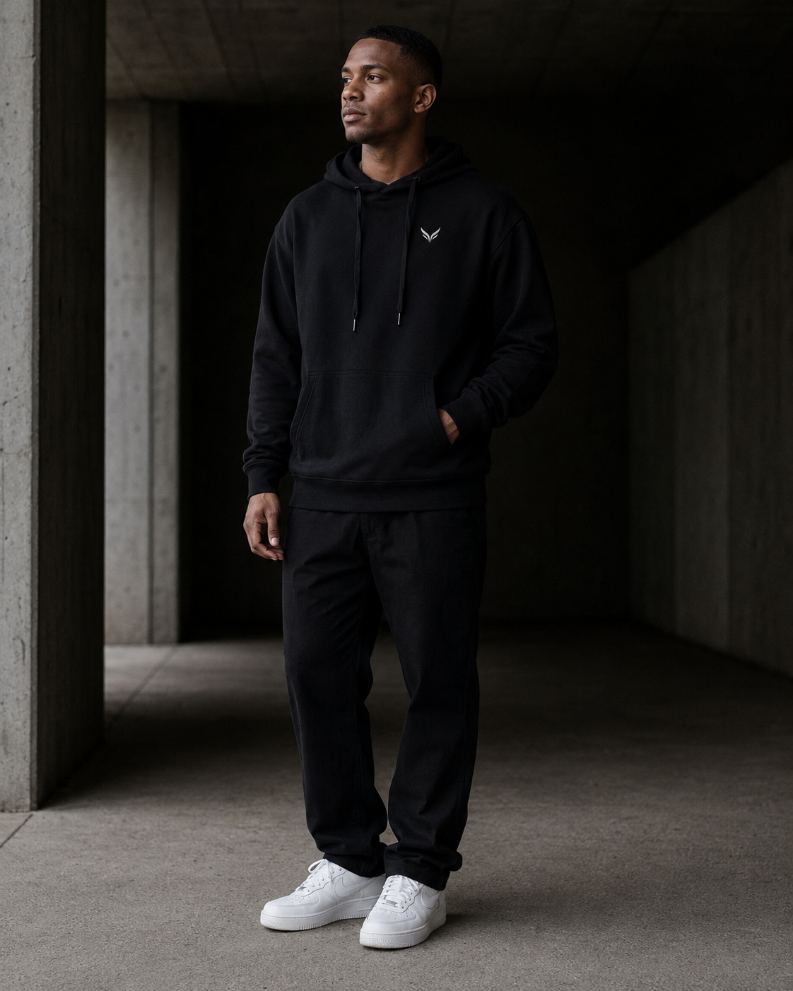 STATEMENT HOODIE — BLACK