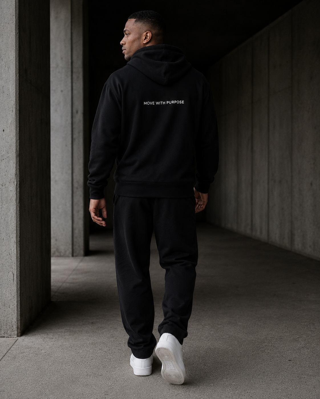 STATEMENT HOODIE — BLACK