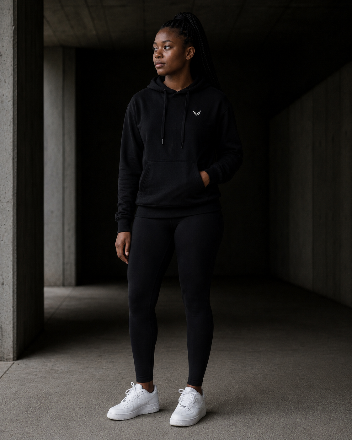 STATEMENT HOODIE — BLACK