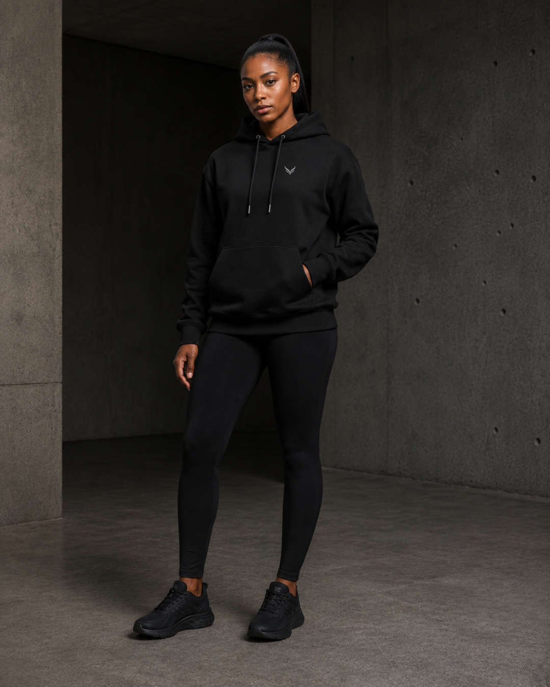 STATEMENT HOODIE — BLACK